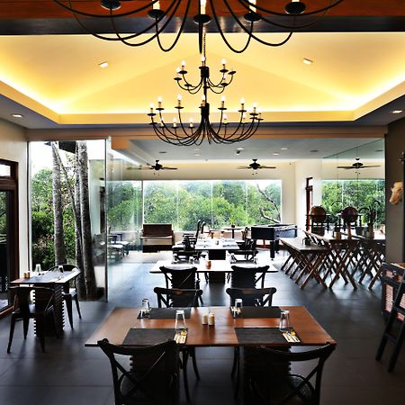 The Funny Lion - Coron Hotel Luaran gambar