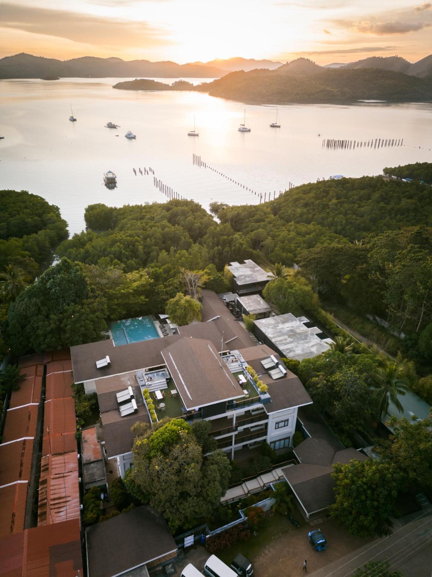 The Funny Lion - Coron Hotel Luaran gambar
