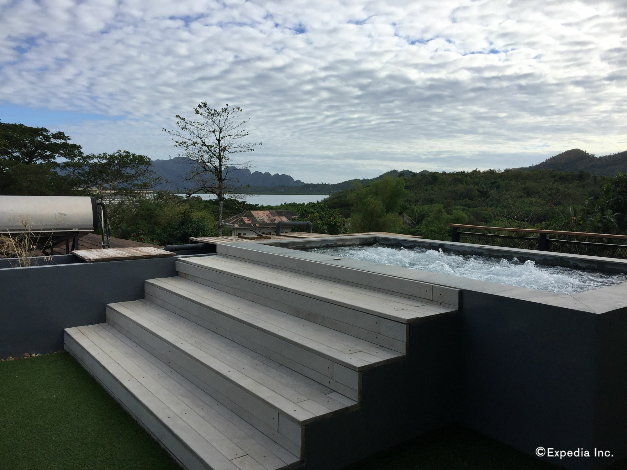 The Funny Lion - Coron Hotel Luaran gambar